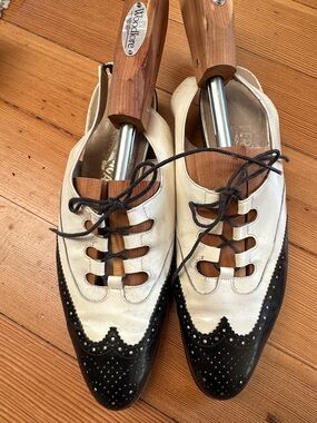 Ferragamo Very Vintage Classic Two-Tone Black&White Wingtip Oxford Slingbacks
